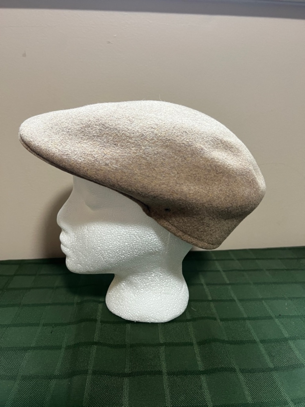 Brooks  100% Wool
Camel Tan Cap Hat Size 7 3/8
Newsboy Cabbie. Made in England